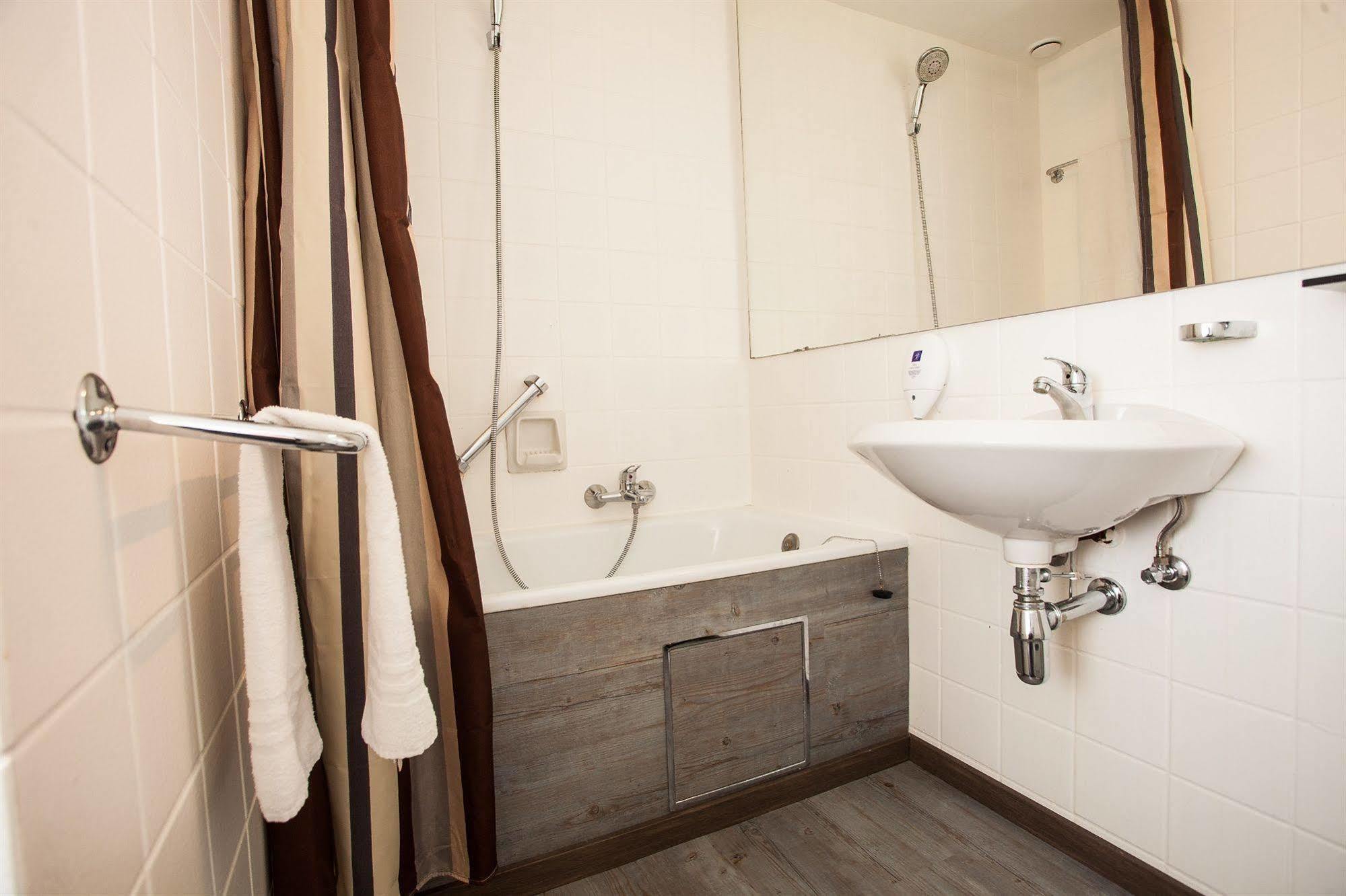 Leonardo Hotel Charleroi City Center Экстерьер фото